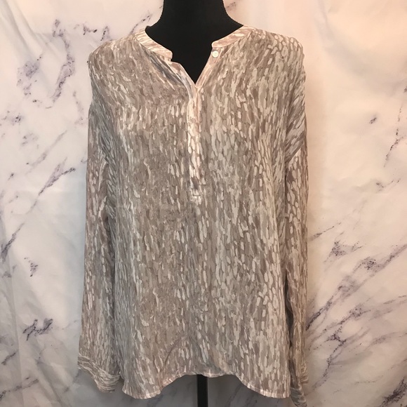 a.n.a Tops - a.n.a sheer Henley Print Top Size XL